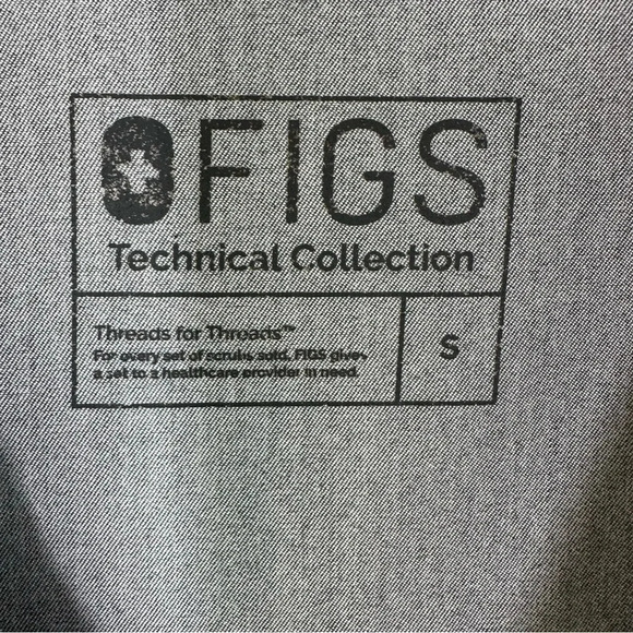 FIGS Gray Technical Collection Scrub Top Size Small - Picture 4 of 6